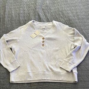 NWT- PACT winter white heather thermal waffle henley
100% organic cotton